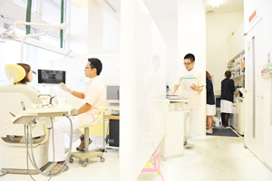 患者さまとの信頼関係を第一に 予防から治療まで、経験豊富なスタッフによるチーム医療で口内のすべてをサポートのイメージ